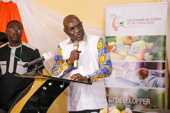 Côte d’Ivoire : Dr Adama Coulibaly annonce l’ouverture prochaine d’une zone agro-industrielle de transformation de l’anacarde à Bondoukou