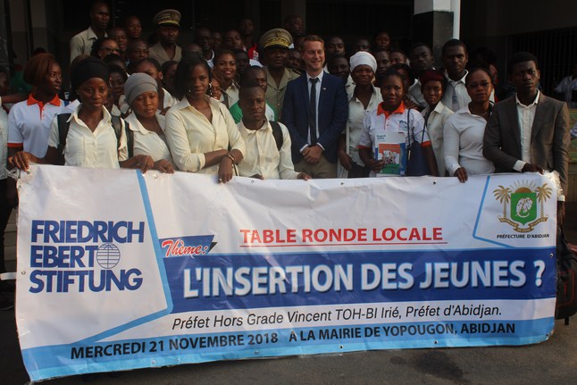 Dialogue sociale : Le Préfet d’Abidjan, Vincent Toh-Bi Irié exhorte la jeunesse à plus d’initiative