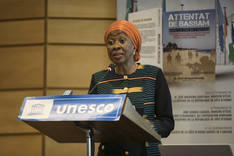 UNESCO/ Présentation-dédicace de livre: " Ce livre montre l'intérêt de la Côte d'Ivoire pour les questions sécuritaires '' SEM Bakayoko-Ly