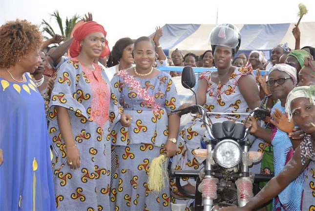 Edition 2019 de la fête des mères : Mme MABRI comble de cadeaux les femmes de Daloa