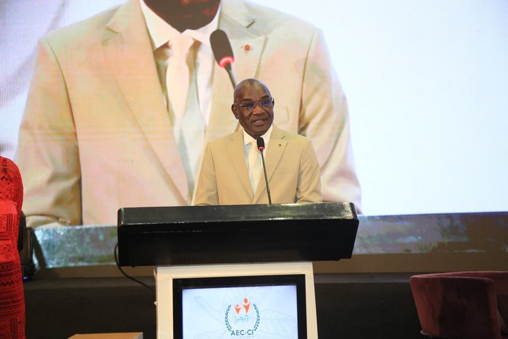 Journées nationales des exportateurs de cajou : Dr Adama Coulibaly salue l’adhésion massive de la communauté internationale du cajou