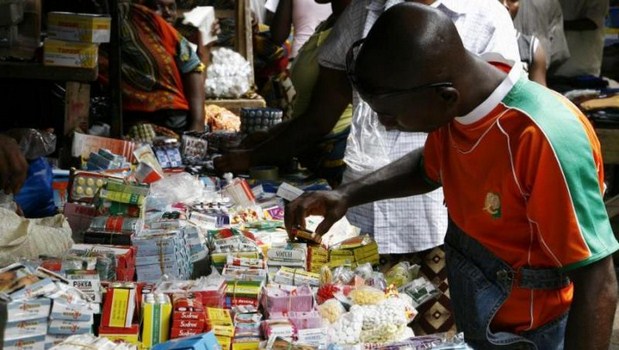 Une vaste opération policière permet la saisie de 420 tonnes de médicaments de contrebande en Afrique de l’Ouest