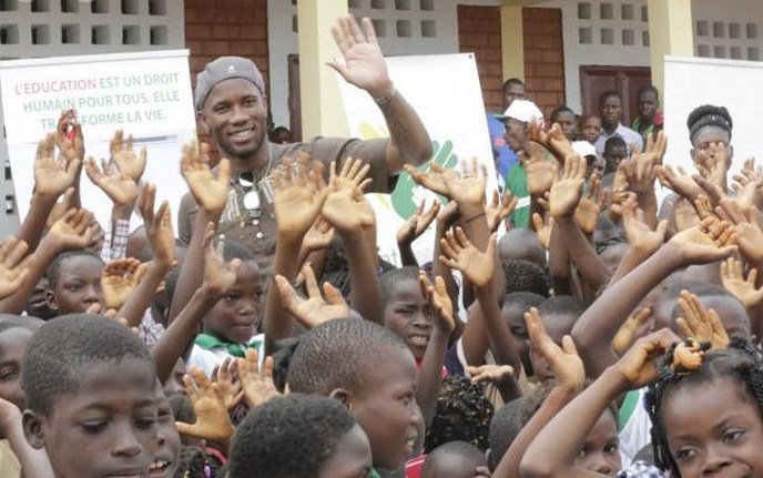 Drogba, l’attaquant qui se mue en défenseur des enfants ivoiriens