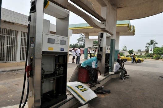 Côte d’Ivoire: le prix du litre de l’essence super en baisse de 23 FCFA
