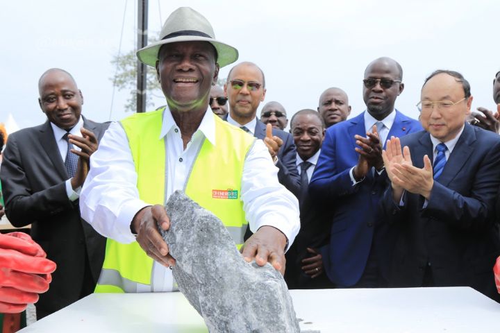 Côte d’Ivoire : Le président Alassane Ouattara pose la première pierre du barrage de Gribo Popili