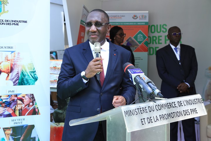Côte d’Ivoire : le Ministre Souleymane Diarrassouba lance les guides de transformation du cajou