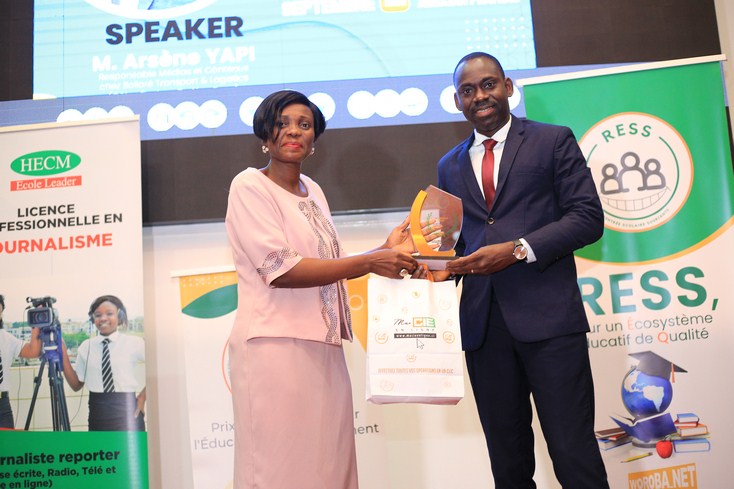 Côte d’Ivoire : le Journaliste Arsène Yapi, remporte le prix RESS Afrique de la meilleure personnalité des médias engagée pour l’éducation