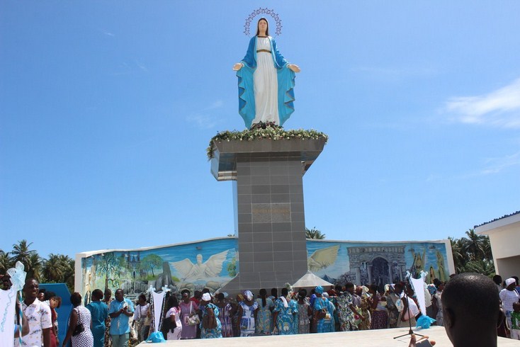 Jacqueville : Inauguration de la statue Notre Dame de CANA de Sassako-Bégnini de 12 mètres de haut