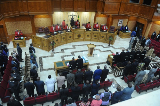 Gabon: journée d'angoisse dans l'attente du verdict de la Cour