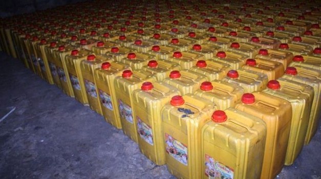Lutte contre la fraude : 14 000 L d’huile de contrebande saisis par le ministère en charge du Commerce