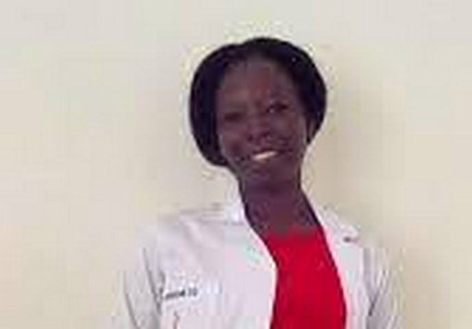 Santé capillaire : Dr Tchissem H. MASSISSOU sensibilise sur les méfaits des perruques et défrisants