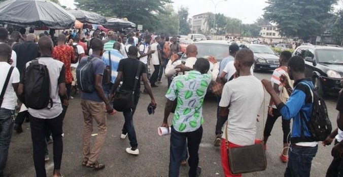 Côte d’Ivoire: Des affrontements entre militaires et élèves font 5 blessés dans l’ouest du pays