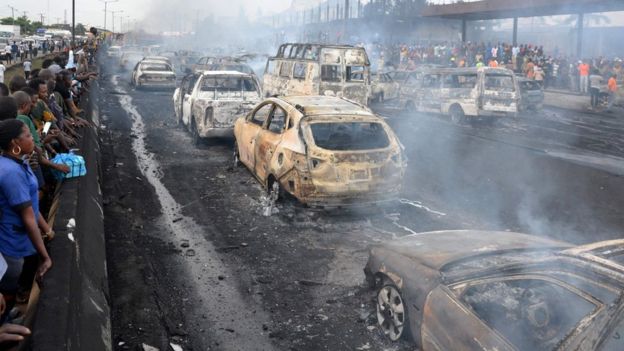 Au moins neuf morts à Lagos dans l’explosion d’un camion-citerne