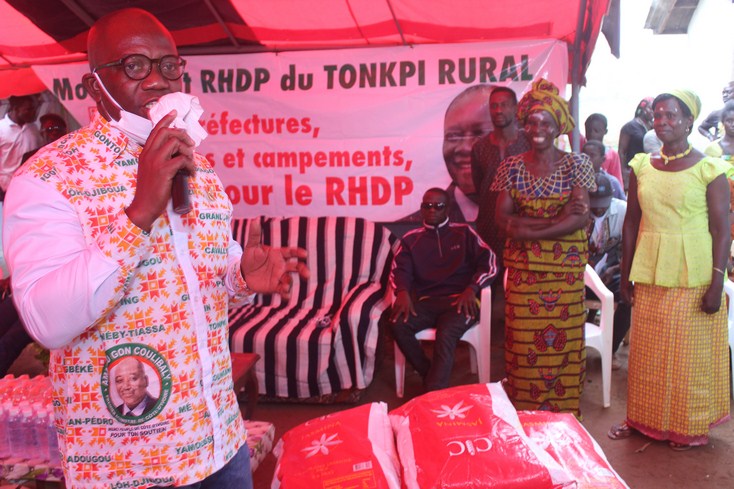 Enrôlement des nouveaux majeur : Dion Rémi reçoit la bénédiction des populations du village de Douelè
