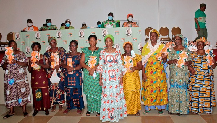 Présidentielle 2020 à Dimbokro :   Les épouses des chefs traditionnels et Dioulakro votent ADO