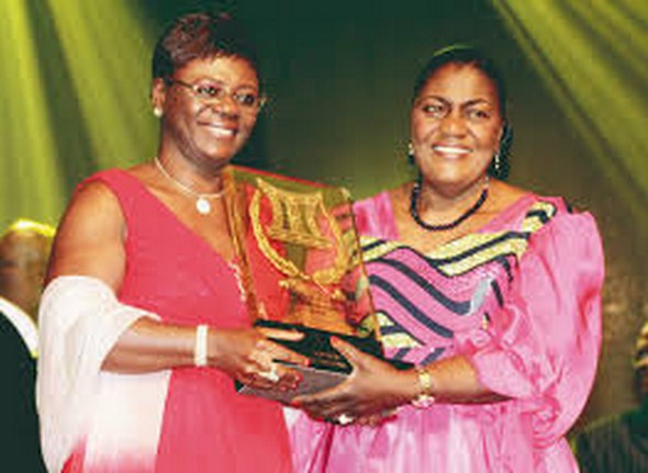 Côte d’Ivoire : Marcelline Gneproust remporte le super prix  Ebony 2012