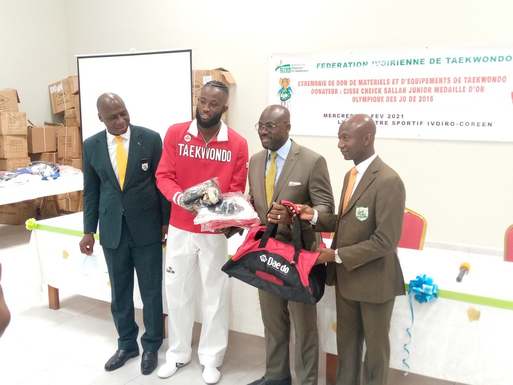 Côte d’Ivoire : CISSE  Cheick fait un don important  de matériels  et d’équipements  sportifs  à la Fédération de Taekwendo