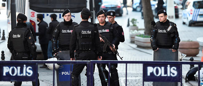 Istanbul : la police tue deux militantes après l'attaque d'un commissariat