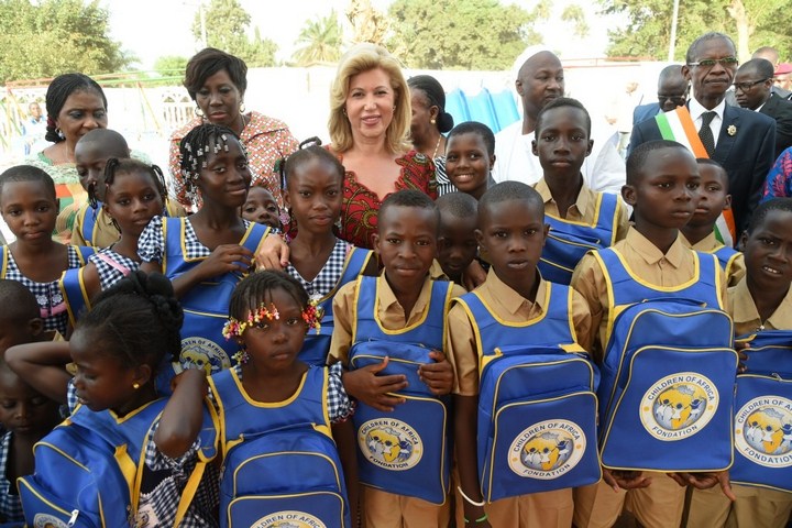 Côte d’Ivoire/Rentrée scolaire 2016-2017: Dominique Ouattara offre 12 000 kits scolaires aux écoliers