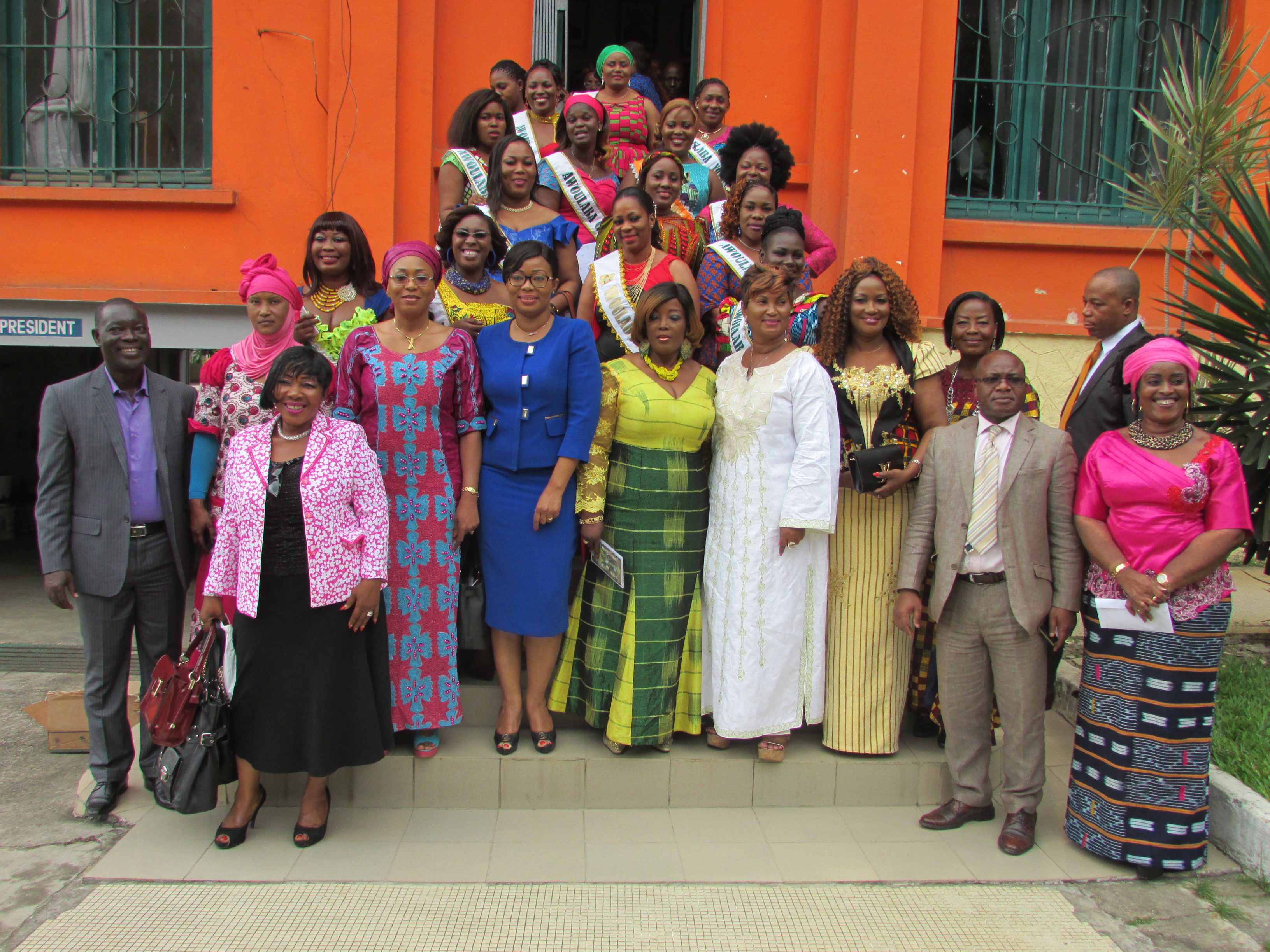 Côte d’Ivoire/Remise de dons et parrainage : Les femmes leaders au côté des finalistes du concours Awoulaba