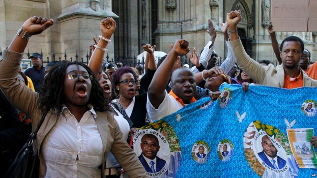 Des militants ivoiriens manifestent à Paris pour réclamer la libération de Gbagbo
