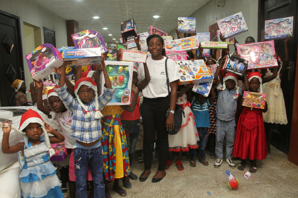 VOODOO Fondation célèbre Noël avec les enfants démunis