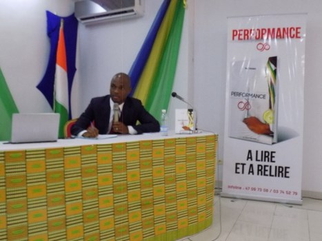 Côte d’Ivoire/Dédicace : Serj TAIGBA fait du développement personnel sa mission