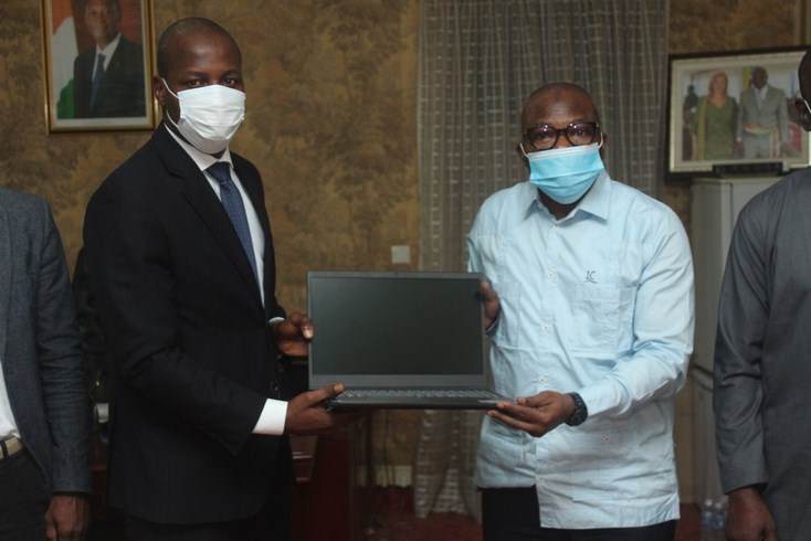 Processus électorale: Touré Djakaridja fait don de matériels informatiques à la coordination RHDP d’Anyama