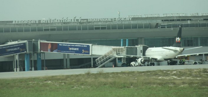 Aéroport d'Abidjan: un balisage autonome pour la piste d'atterrissage